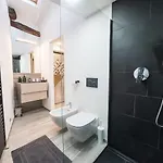Centro Storico- Silenziosa, Wi-fi & Netflix Apartament Varese